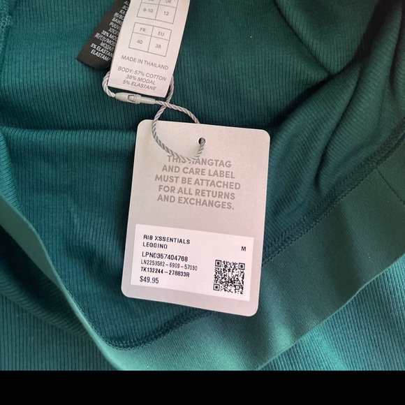 Fenty  green leggings NWT . Size M - Picture 8 of 8